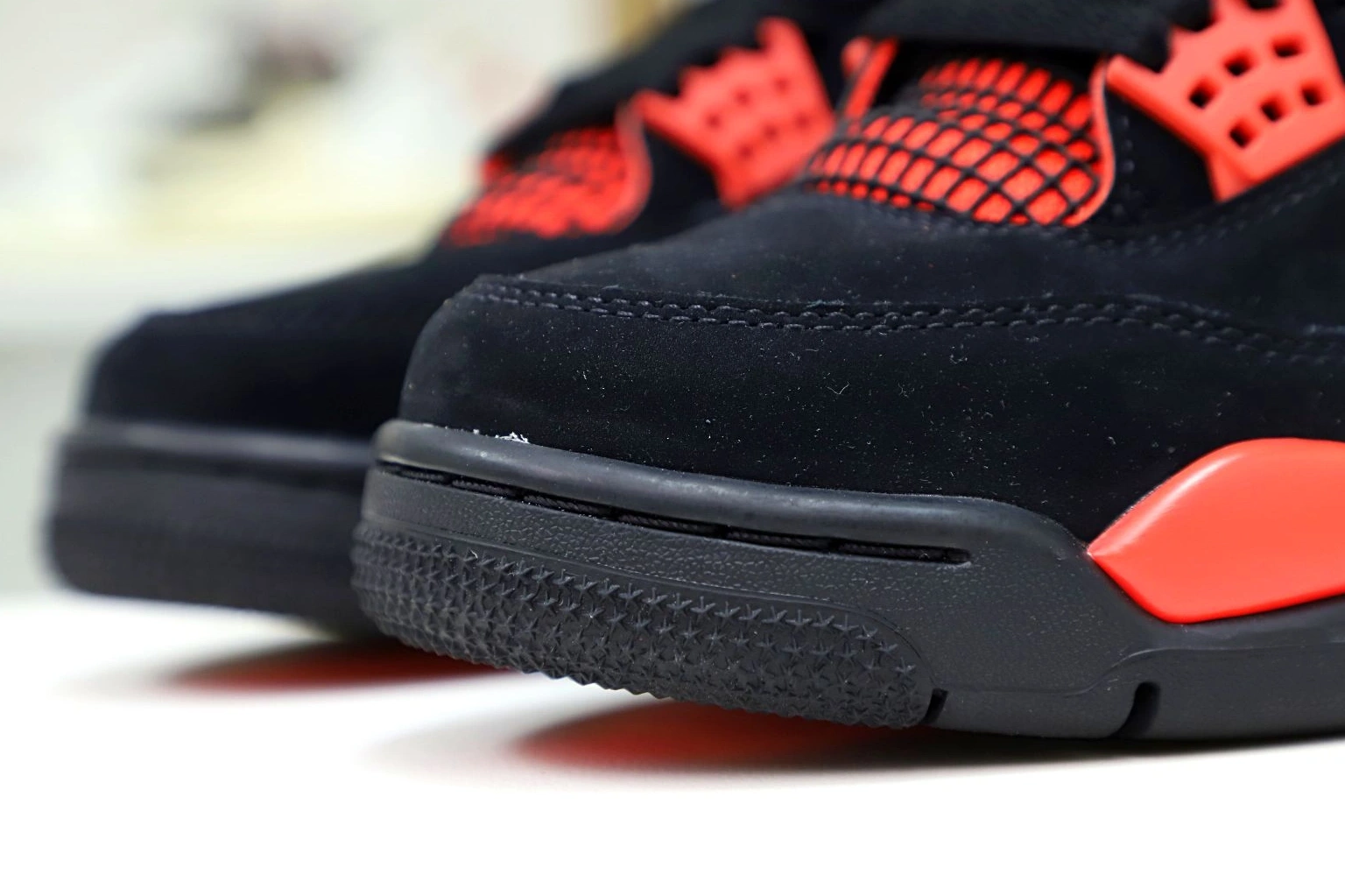 RETRO THUNDER' AIR JORDAN 4 'RED 1224